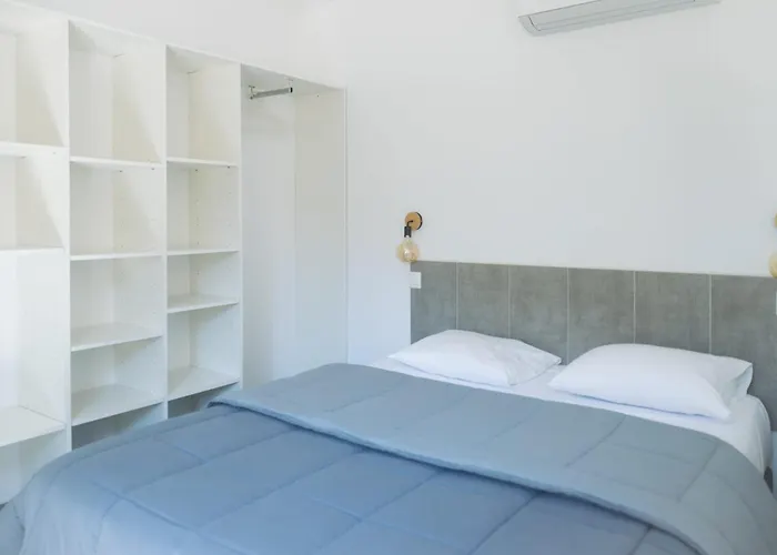 Canava Chalet Bonifacio (Corsica)